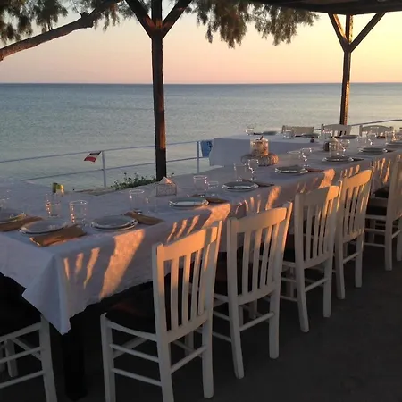 Kefalonia & Hotel 2*